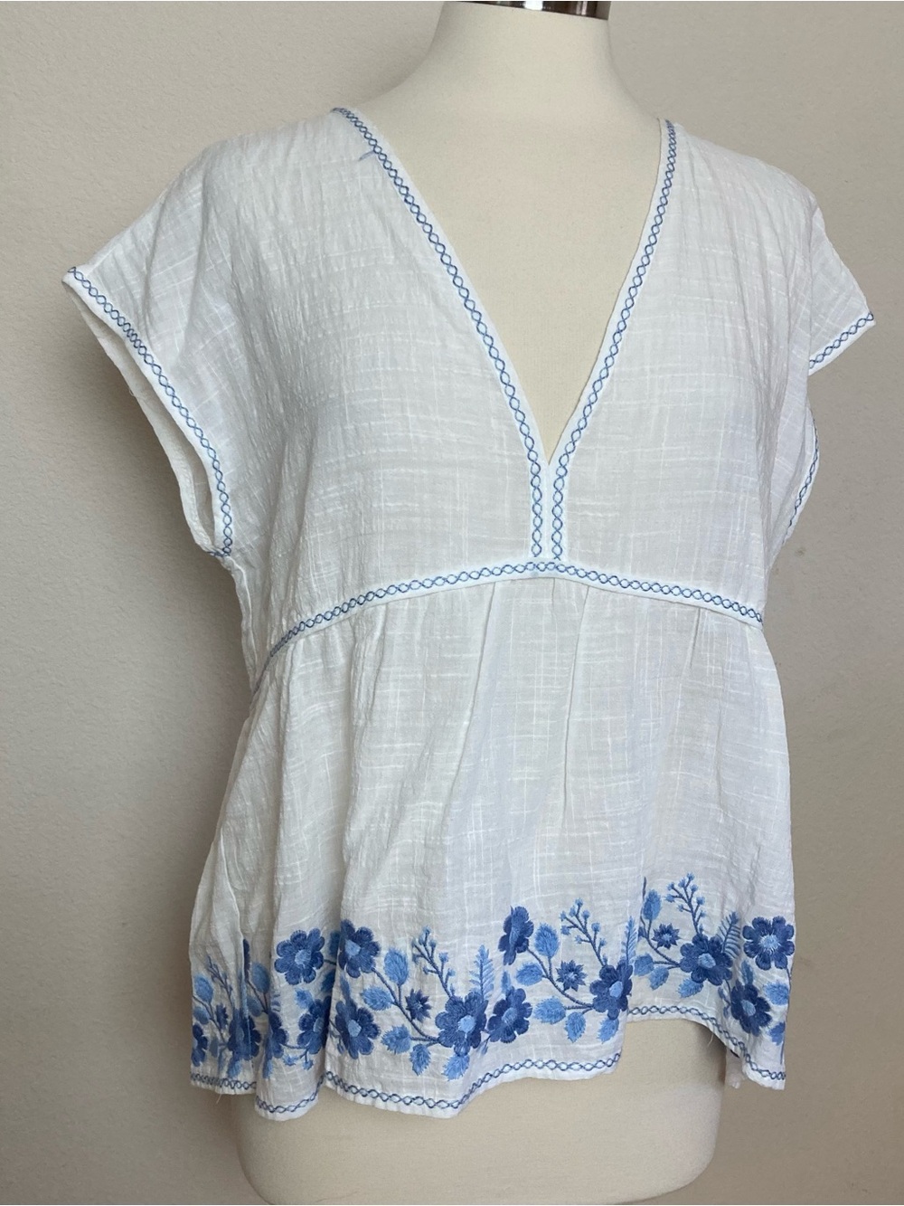 MAX STUDIO Light And Airy Happy Summer Top SZ M